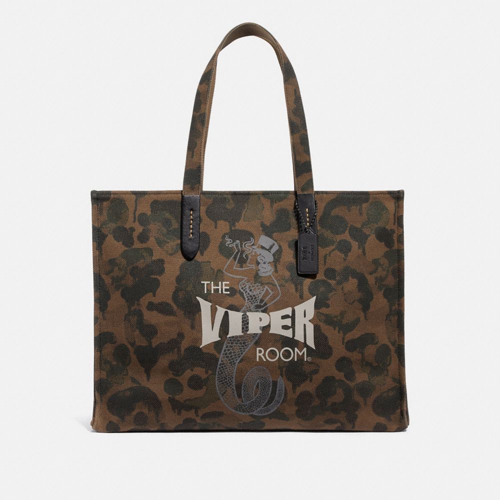 新品】COACH コラボ 51231 VIPER ROOM ポーチ クラッチ www.poltekkes