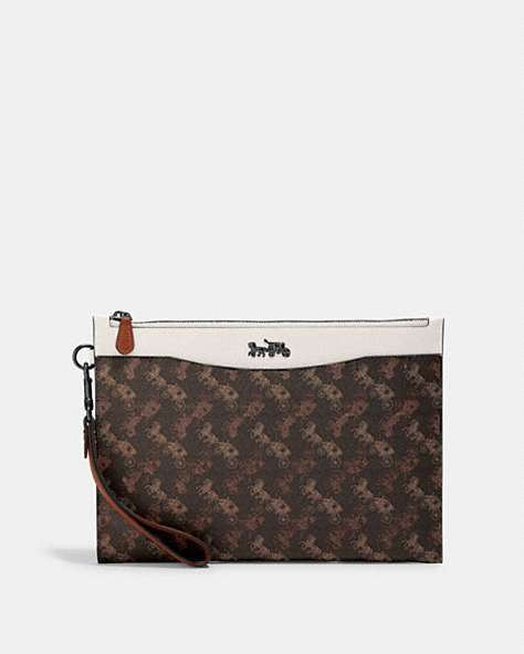 Hitch Pouch With Horse And Carriage Print