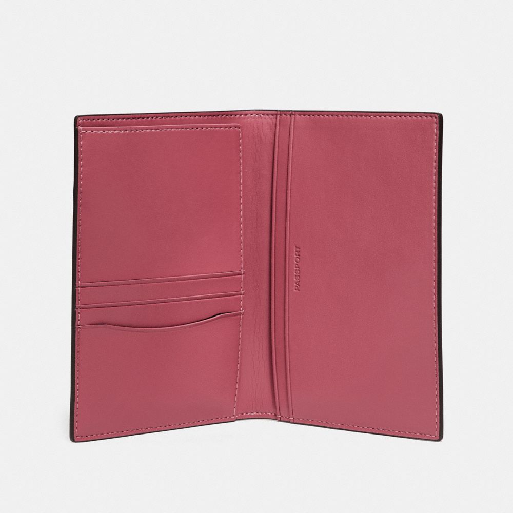 Top 50+ imagen coach outlet passport holder