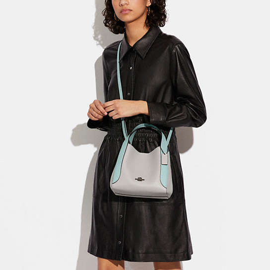 公式】COACH – コーチ | ハドリー ホーボー 21 カラーブロック 公式】COACH – コーチ | ハドリー ホーボー 21 カラーブロック