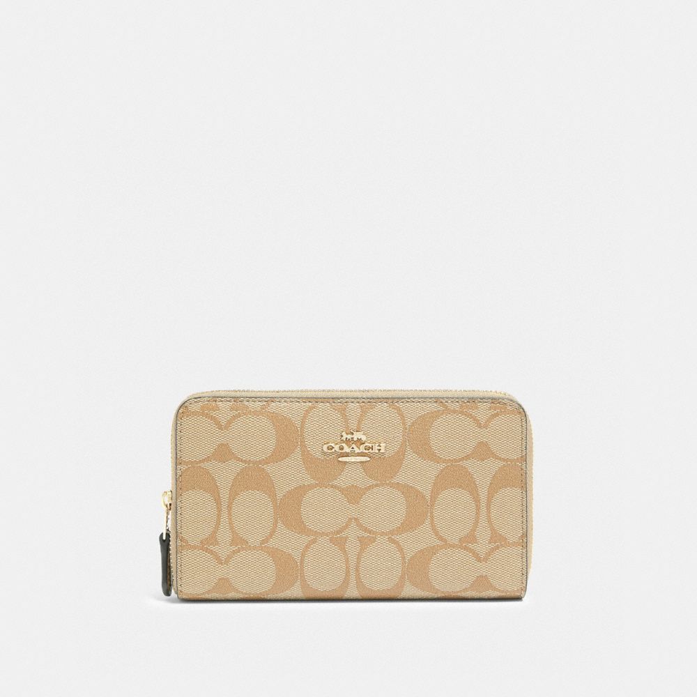 Coach Outlet Zip Card Case in Signature Canvas - Brown