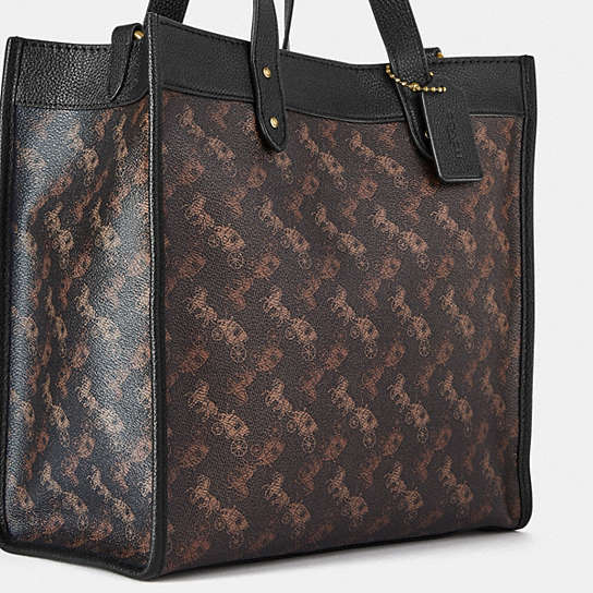 Field Tote With Horse And Carriage Print