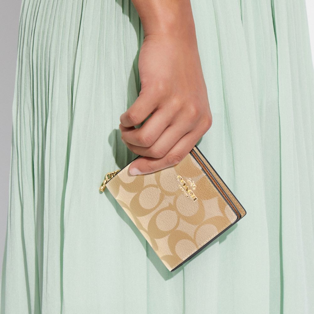 coach snap wallet