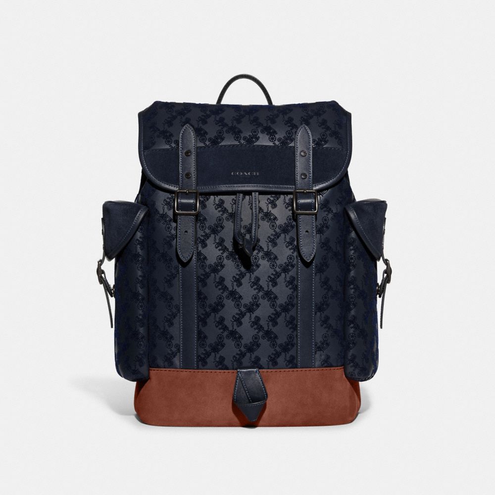 coach hitch backpack with horse and carriage print In Amazon Green What is wrong with Size:16.9 oz F01