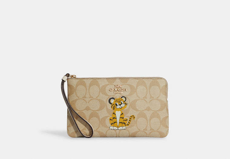 Large Corner Zip Wristlet In Signature Canvas With Tiger image number 0