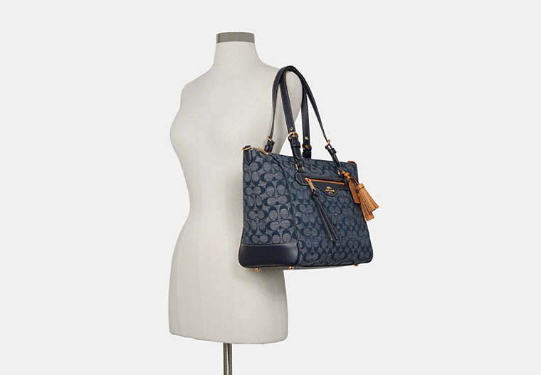 COACH® Outlet | Kleo Carryall In Signature Chambray