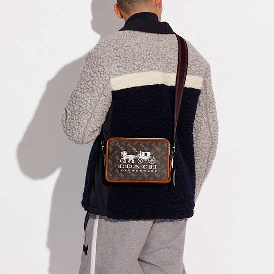 Coach】クロスボディバッグ Horse And Carriage Print - www.gsspr.com