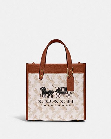 Field Tote 22 With Horse And Carriage Print And Carriage Badge 
