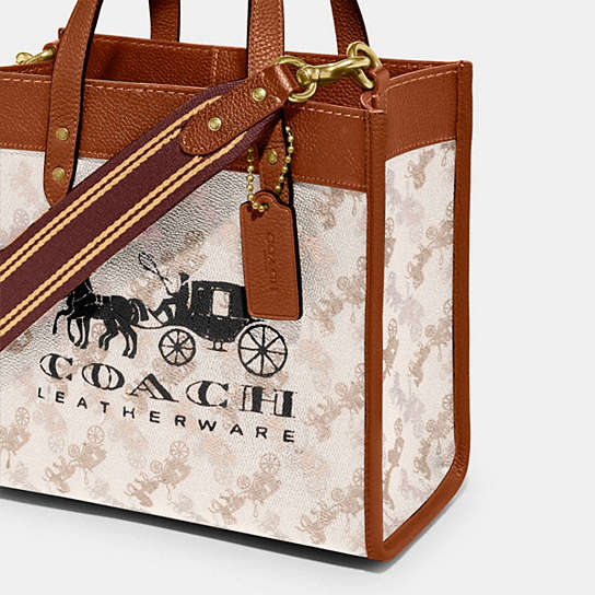 Field Tote 22 With Horse And Carriage Print And Carriage Badge ...