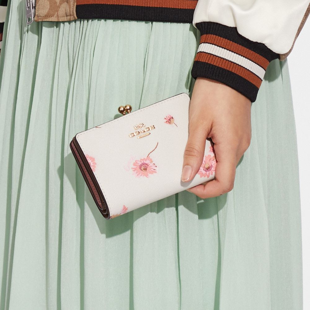 独特な 新商品 COACH コーチ 折り財布 キスロック 日本限定 正規品