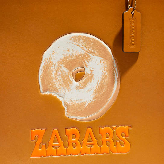 Cashin Carry 32 With Zabar's Graphic | COACH®