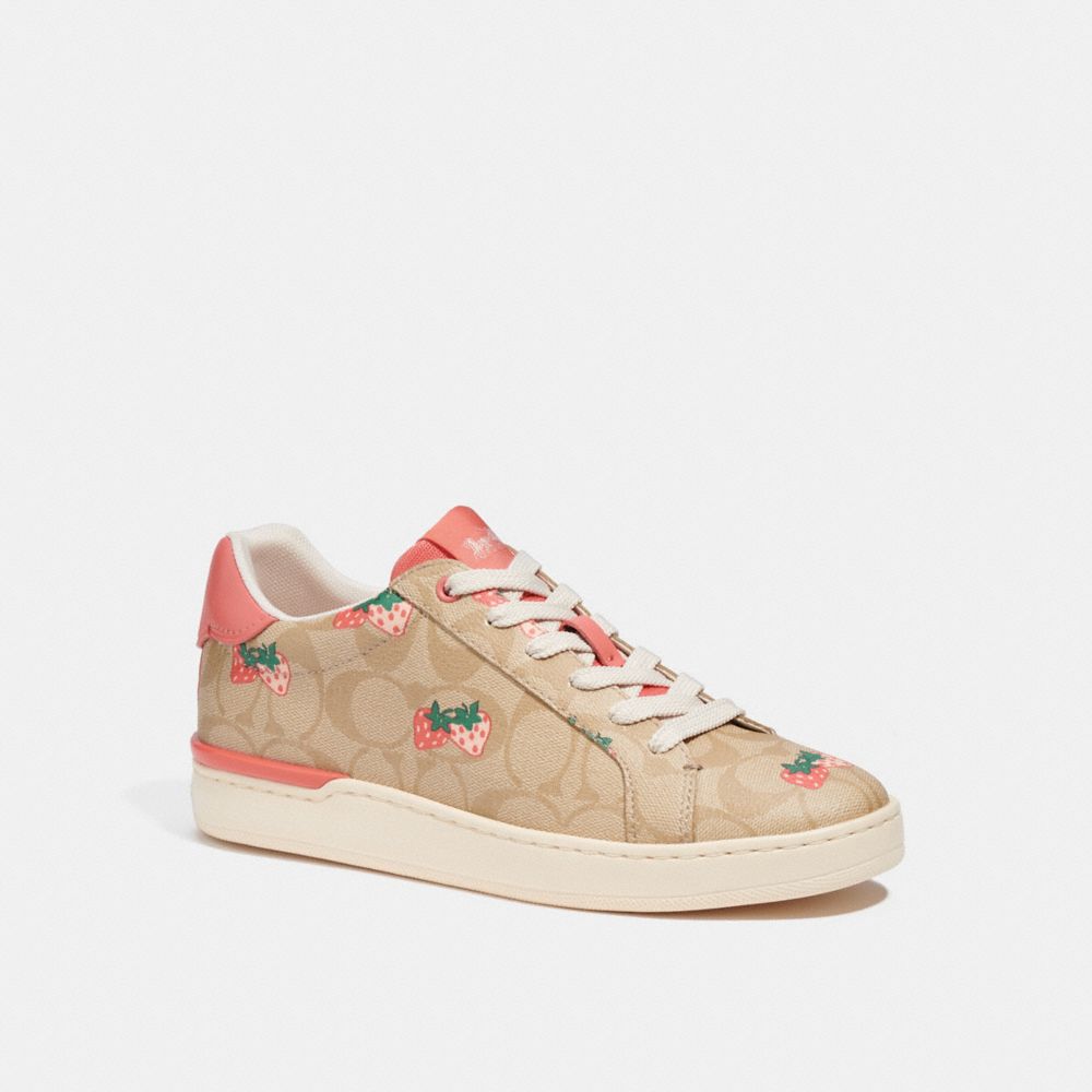 Genealogía Registro Atlas COACH OUTLET® | Clip Low Top Sneaker With Strawberry Print