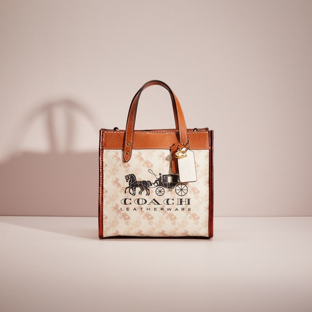 Upcrafted Field Tote 22 With Horse And Carriage Print And Carriage ...