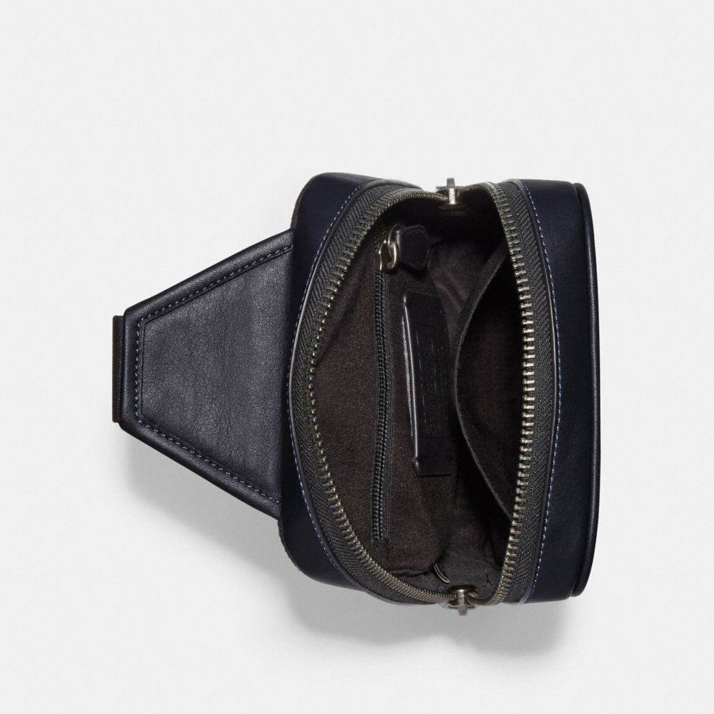Sullivan Pack In Signature Leather