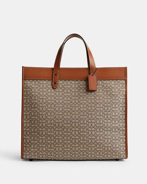 COACH®,FIELD TOTE 40 IN MICRO SIGNATURE JACQUARD,Signature Jacquard,Extra Large,Cocoa/Burnished Amber,Front View