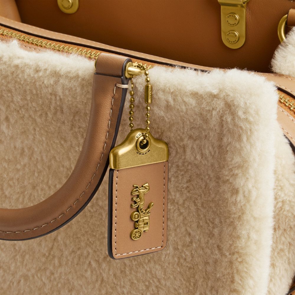 未使用級✨️】COACH コーチ ローグ25 シグネチャー 型押し ベージュ