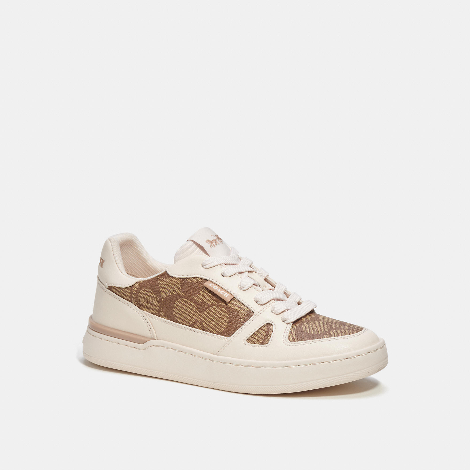 Coach Outlet Clip Court Low Top Snenaker In Signature Canvas - Multi