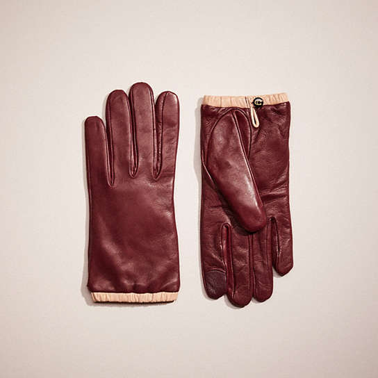 Restored Sculpted Signature Gathered Leather Tech Gloves | COACH®
