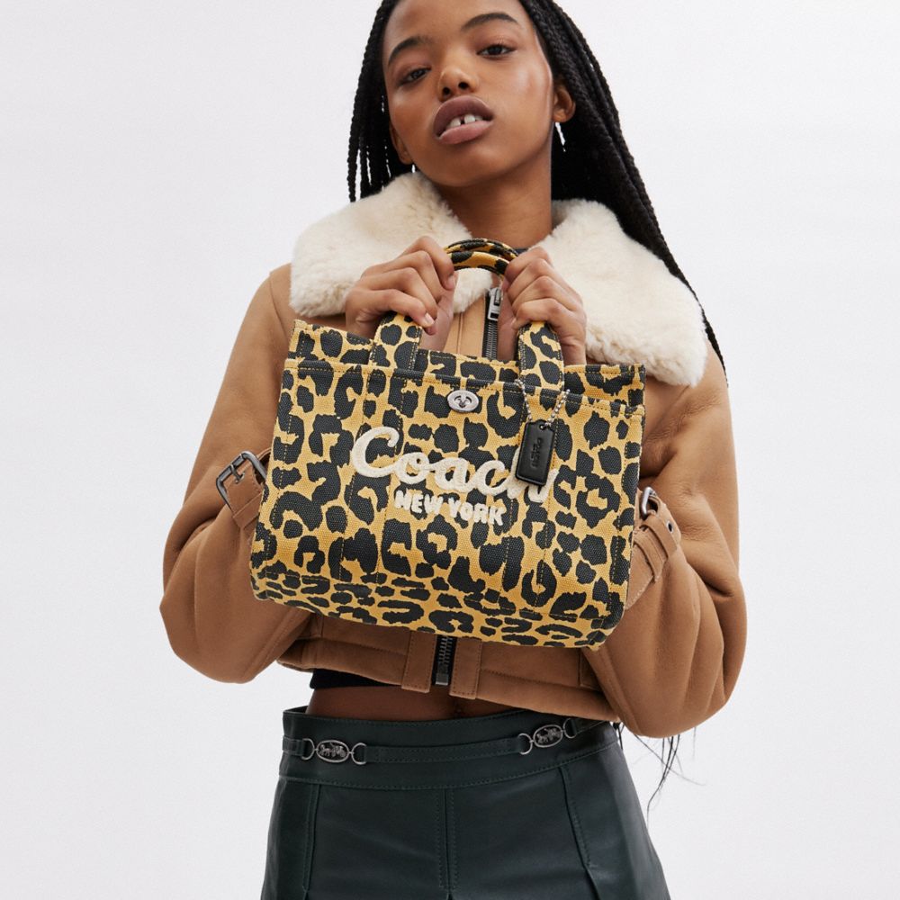 Shop Coach Cargo Tote 26 Mit Leoparden-print In Multi