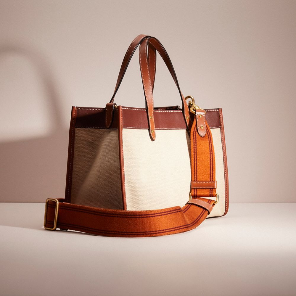 COACH FIELD TOTE –