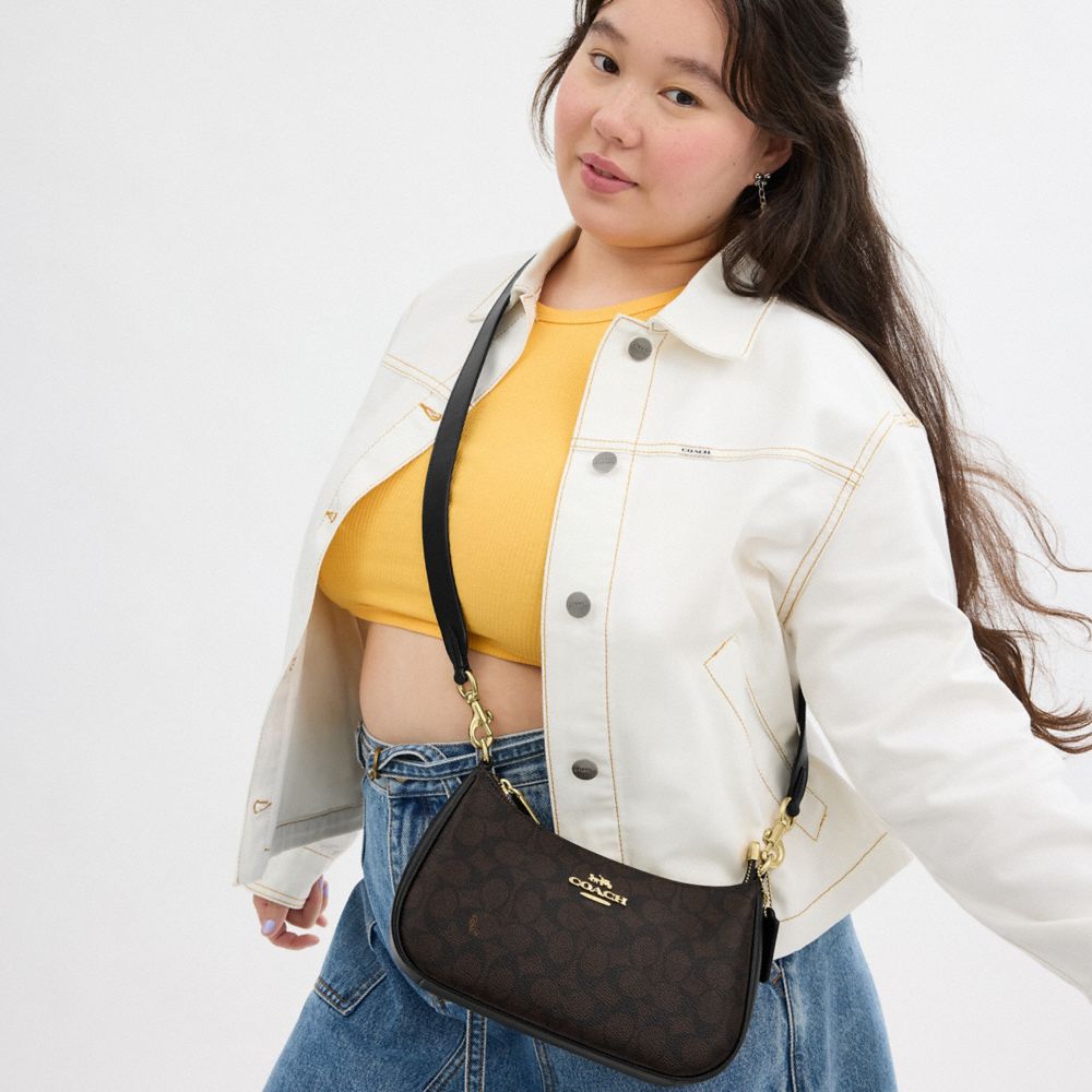 COACH®,Reversible Strap In Signature Canvas,Bag Straps,Reversible,Casual,Black,Detail View